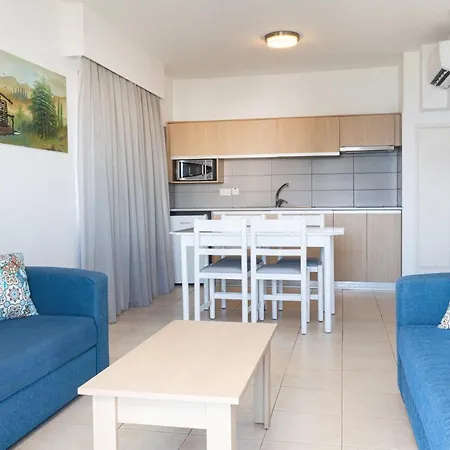 Aparthotel Vrissaki